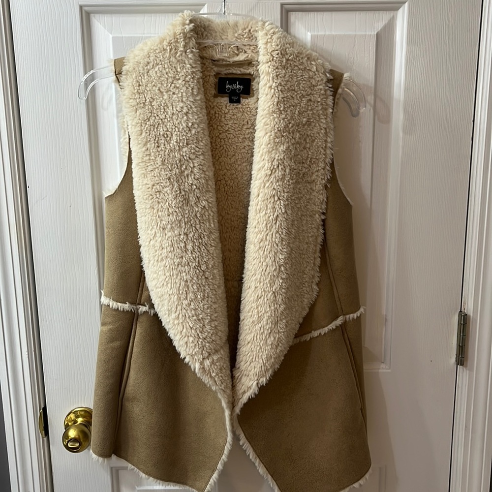 Sleeveless Sherpa Vest